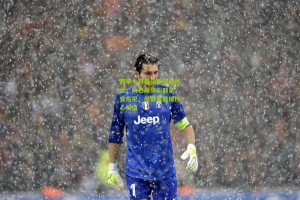 星空体育下载-西甲十月最佳争夺白热化，姆巴佩领衔群星，安东尼、佩德里展现核心价值