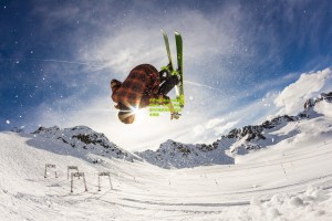 星空体育app_巴萨创纪录火力难掩防线隐忧，连续51场进球与9场失球背后的战术博弈